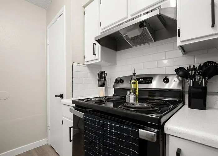 1br Getaway With King Bed, Free Parking And Wi-fi Round Rock